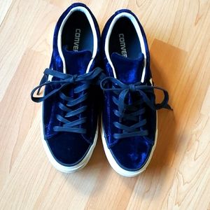 Converse all star velvet platform sneakers size 7 blue low tops lace up